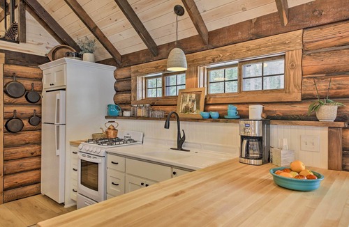 Bonners Ferry Cabin | Serene Kootenai Cabin - 3 Mi to Dtwn & River!