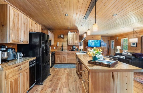 Sagle House | Serene Lake House | Hot Tub + Breathtaking Views!