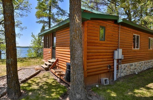 Puposky Cabin | Serene Lakefront Cabin - Steps from Big Turtle Lake