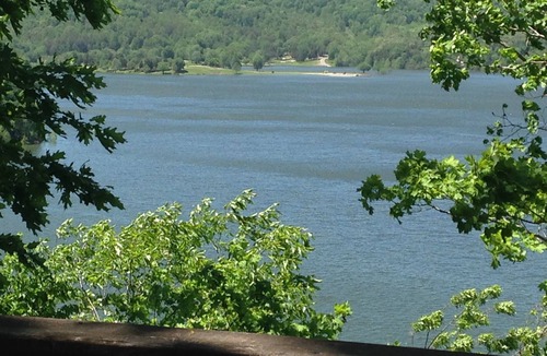 Somerset Cottage | Serene Lakefront Retreat: View, Fireplace, Near Marina, Park, & Downtown Charm