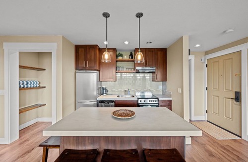Bend Condo | Seventh Mountain Resort Top Floor View Condo, Close to Outdoors, Close to Bend