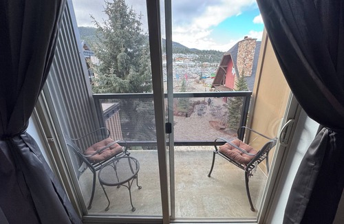 Kellogg Condo | Shared Roof Top Hot tub Silver Mtn en suite listed