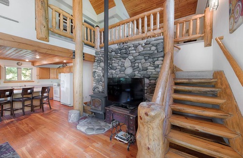 McCall House | Sharlies Nest - Second Tier Lake Home - Neighborhood Private Shoreline Access
