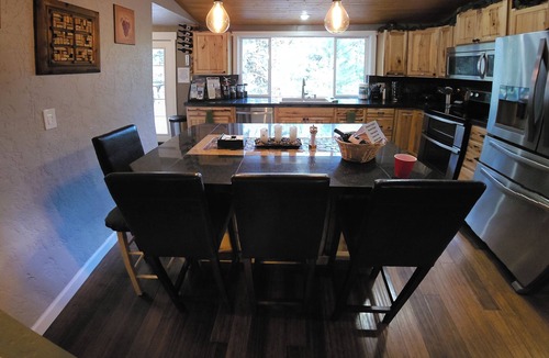 Boise Cabin | Shattuck Mountain Retreat - New Secret Spa Hidden in the Forest!