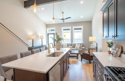 Charles City House | Sherman Creek - Modern Luxury Townhome Perfect for Families & Groups