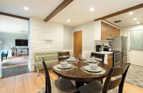 Shoreline House | Shoreline Rambler near Transit, shops and more