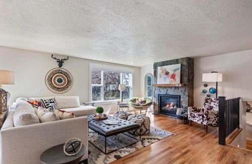 Coeur d'Alene House | Shoreline Retreat - Luxury Home in Sanders Beach