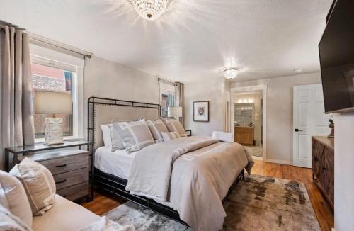 Coeur d'Alene House | Shoreline Retreat - Luxury Home in Sanders Beach