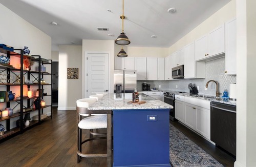 Short North Apartment | Short North Penthouse | Free Parking | No Steps!