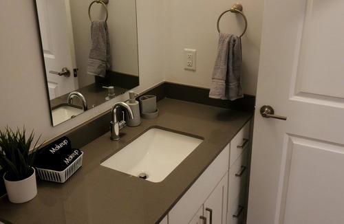 Fountain Square Apartment | Short term unit perfect for travel nurses