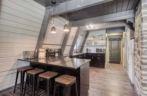Island Park Ski Chalet | SHOTGUN CHALET: Hot Tub, ATV Mtn Trail Access Yellowstone WiFi