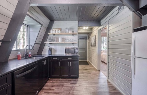Island Park Ski Chalet | SHOTGUN CHALET: Hot Tub, ATV Mtn Trail Access Yellowstone WiFi