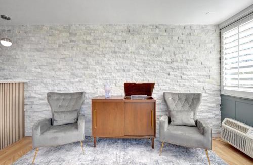 City Center Medford Hotel | Signature Inn Medford Downtown - Newly Renovated