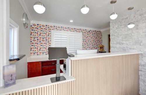 City Center Medford Hotel | Signature Inn Medford Downtown - Newly Renovated