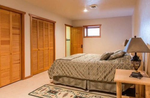 Meeteetse Cabin | Silver tip Lodge