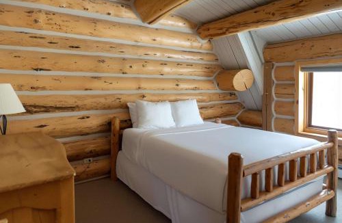 Wildernest House | Silverthorne Cabin with Hot Tub and Forest Access