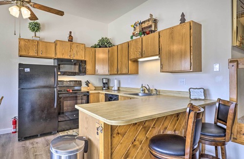 Wildernest Condo | Silverthorne Condo w/Views ~ 11 Mi to Ski Slopes