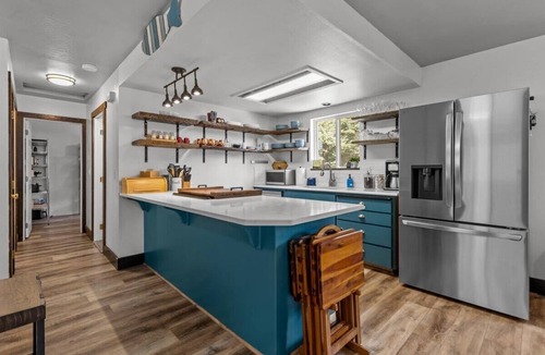 Spirit Lake House | Silverwood basecamp with games and outdoor bar