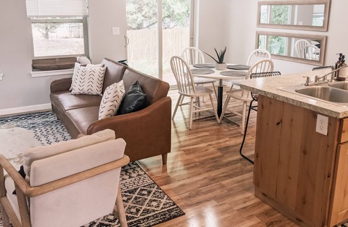 Philomath House | Simply Modern Retreat