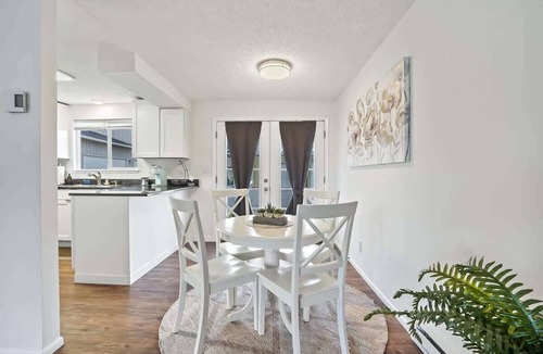 Franklin - Randolph Apartment | Single Level Homestay - Prime Location