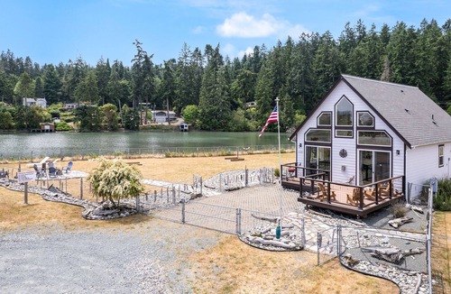 Coupeville Cabin | Sisters by the Sound - Cabin with a Loft