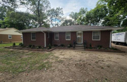 Whitehaven House | Sits on an acre near Grace land with 3 full baths