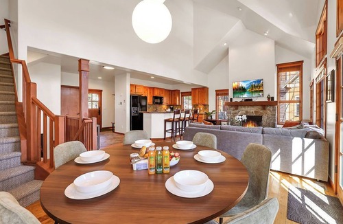 Tamarack Resort House | Ski in/out Buttercup, remodeled, pet-friendly