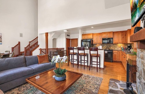 Tamarack Resort House | Ski in/out Buttercup, remodeled, pet-friendly