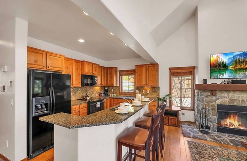 Tamarack Resort House | Ski in/out Buttercup, remodeled, pet-friendly