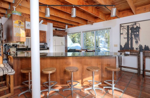 Big Sky House | Ski in/out home w/private hot tub, sauna, fireplace & great views - Low Dog Mountain Chalet