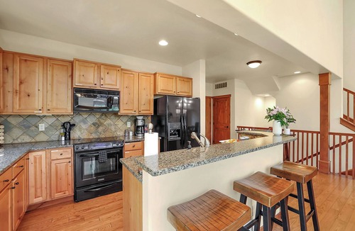 Tamarack Resort House | Ski in/out to Buttercup, pet-friendly, garage
