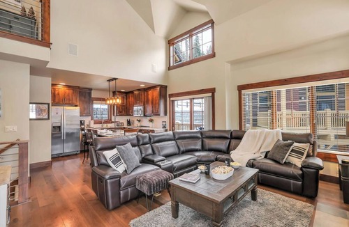 Tamarack Resort House | Ski in/out to Tam Express, pet-friendly, AC