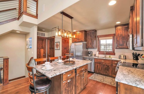 Tamarack Resort House | Ski in/out to Tam Express, pet-friendly, AC
