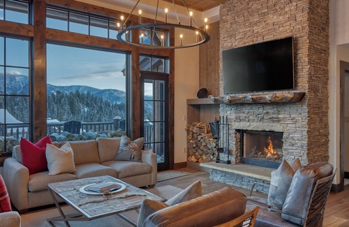 Spanish Peaks Cabin | Ski-in/Ski-out Home with Private Hot Tub