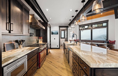 Sandpoint House | Ski-in/Ski-Out Luxury Schweitzer Hot Tub 4 King Suites Walk to Village Ski Room