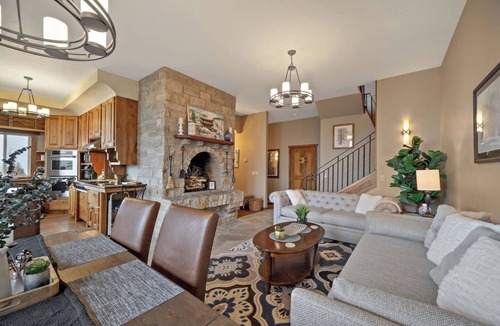 Sandpoint Ski Chalet | Ski-In/Ski-Out Schweitzer Chalet + Private Hot Tub - Guest Favorite