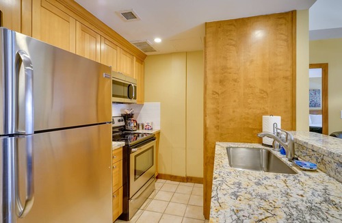 Park City Apartment | Ski-In/Ski-Out Studio at Sundial Lodge w/Hot Tub!