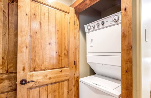 Tamarack Resort House | Ski-in/ski-out townhome - mountain view, washer/dryer & fireplace - dog-friendly