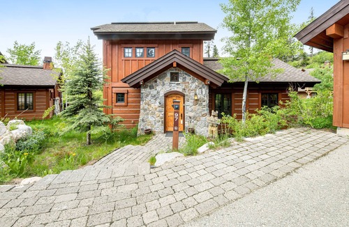 Tamarack Resort House | Ski-in/ski-out townhome - mountain view, washer/dryer & fireplace - dog-friendly