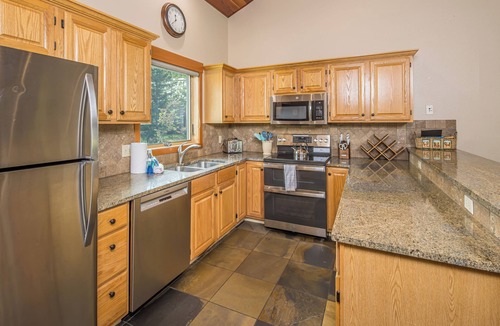 Big Horn House | Ski In/Ski Out, Wood Burning Fireplace, Great Location