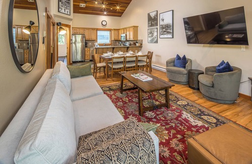 Big Horn House | Ski In/Ski Out, Wood Burning Fireplace, Great Location