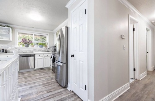 West Jordan House | SLC Pet Friendly Base Camp
