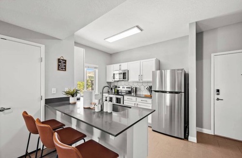 Central City Apartment | SLC - U of U - Hospital - Convention - Gym - Dining