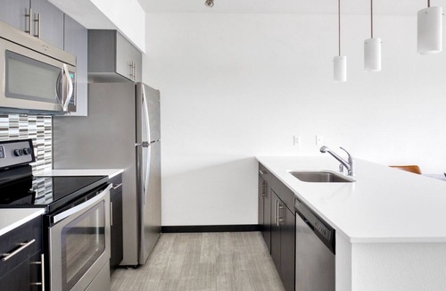 Northeast Bellevue Apartment | Sleek Bellevue 1BR w/ BBQ, Gym & W/D, walkable area, by Blueground