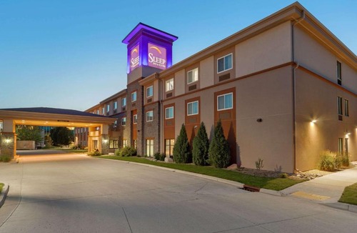 Bismarck Hotel | Sleep Inn & Suites Bismarck I-94