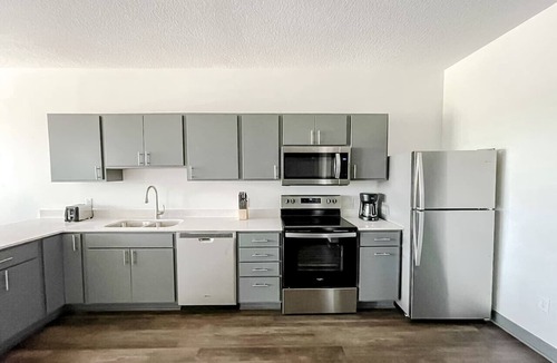 West Des Moines Apartment | Sleepover | Alluring 1BD/1BA - Des Moines