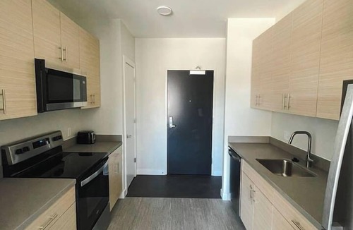 Des Moines Apartment | Sleepover | Cityscape Studio and Gym - Des Moines