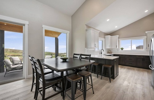 Fish Haven House | Sleeps 22 Hot Tub Game Room EV Charging Views Boats/Toys Parking