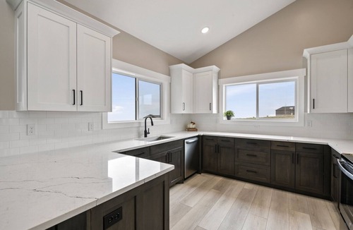 Fish Haven House | Sleeps 22 Hot Tub Game Room EV Charging Views Boats/Toys Parking