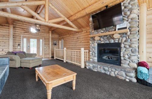 Harbor Village House | Sleeps 33, Hot Tub, Game Room, Hot Tub, Lake Views